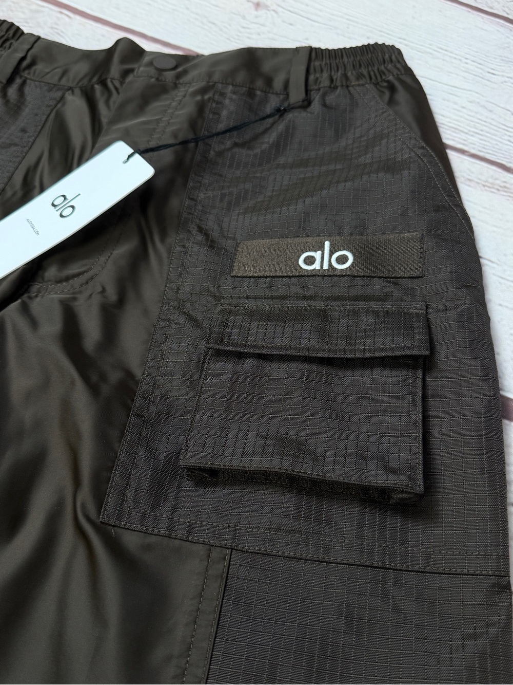 ALO YOGA Blaze espresso brown utility trouser cargo pants NEW, size XS - Picture 9 of 15